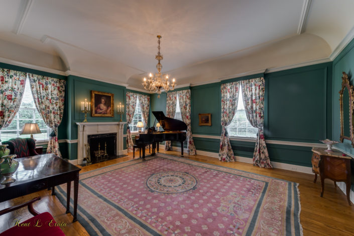 Parlor (Photo courtesy of Kent Ervin)